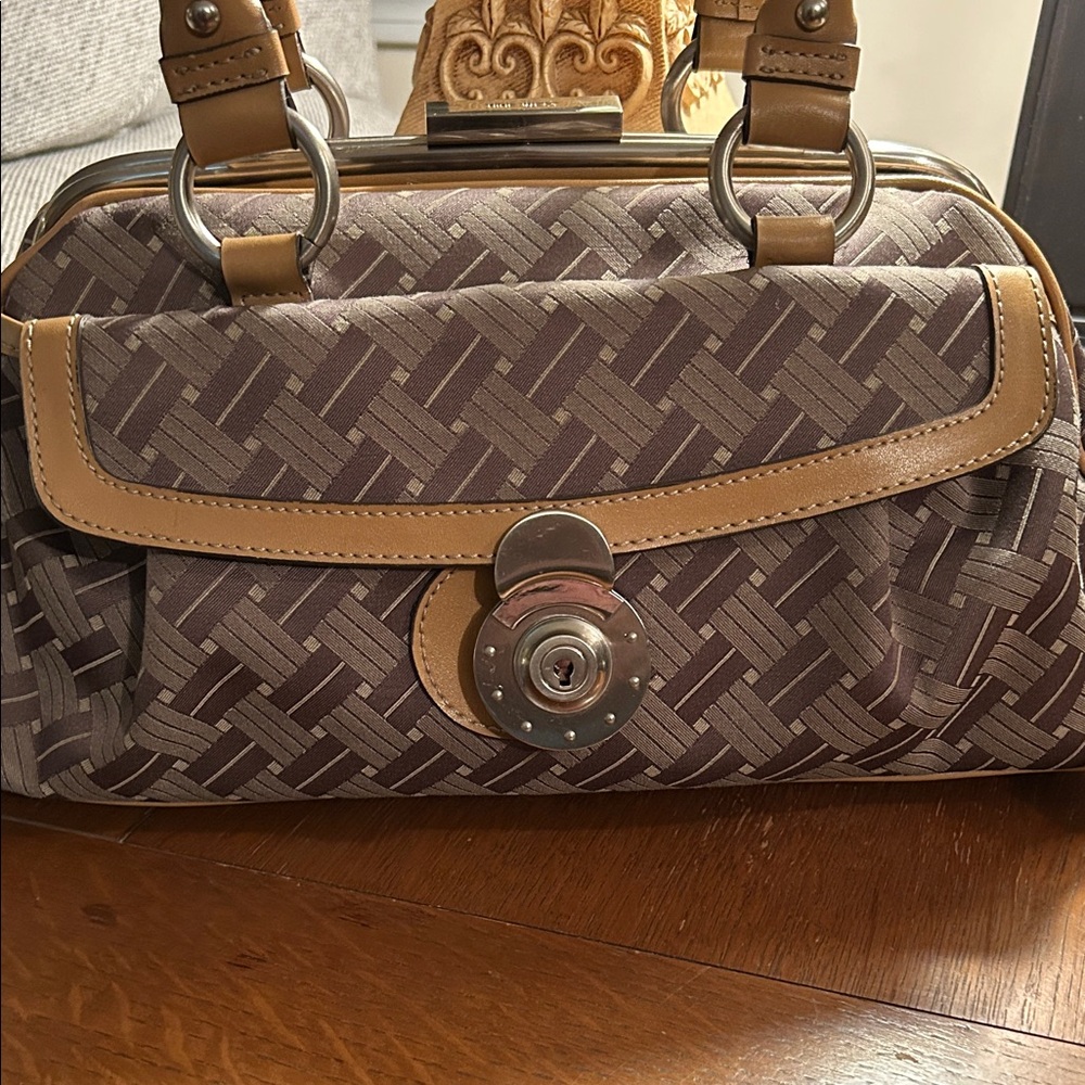 Nine West Vintage Handbag in amazing Preloved Condition - Picture 2 of 12